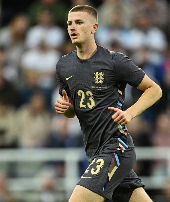 多隊競逐亞當&middot;沃頓：轉(zhuǎn)會市場風云下的權衡與博弈